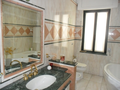 RIVESTIMENTI-BAGNO-CUCINA-MARMO-PIETRA-GRANITO-1A