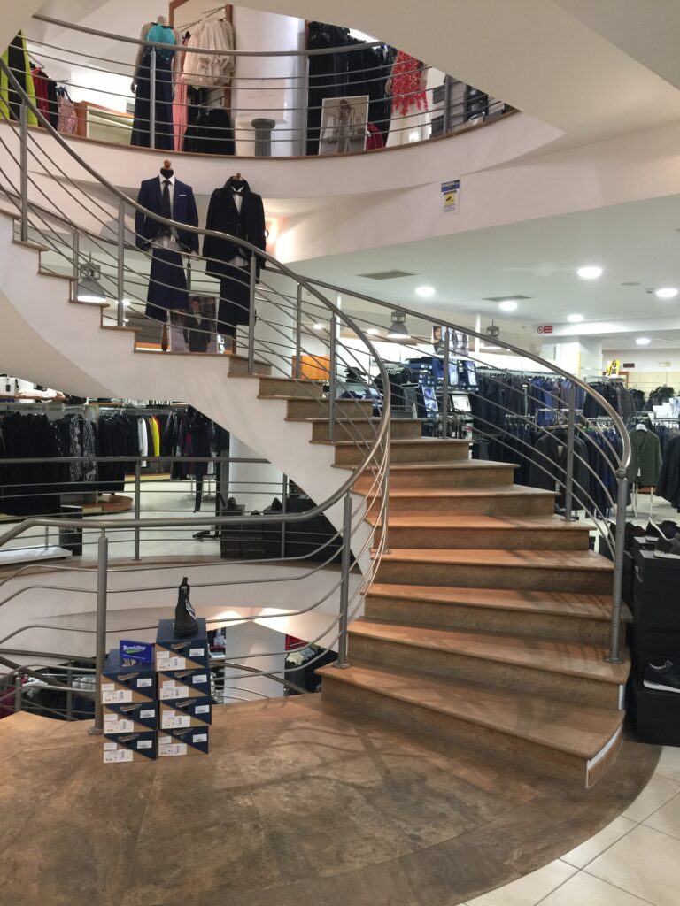 RIVESTIMENTO-SCALA-MARMO-PIETRA-ITALGRANITI-15