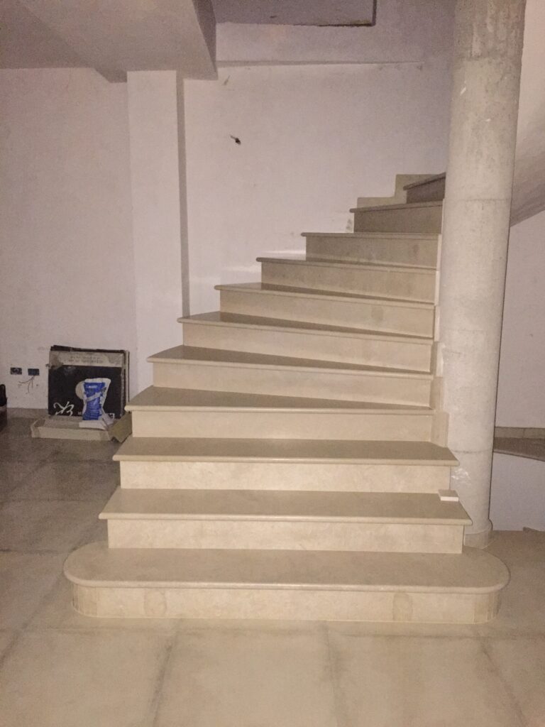 RIVESTIMENTO-SCALA-MARMO-PIETRA-ITALGRANITI-22