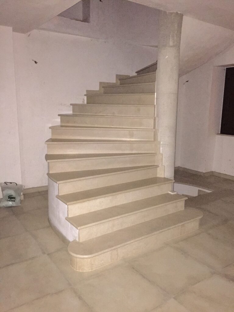 RIVESTIMENTO-SCALA-MARMO-PIETRA-ITALGRANITI-23