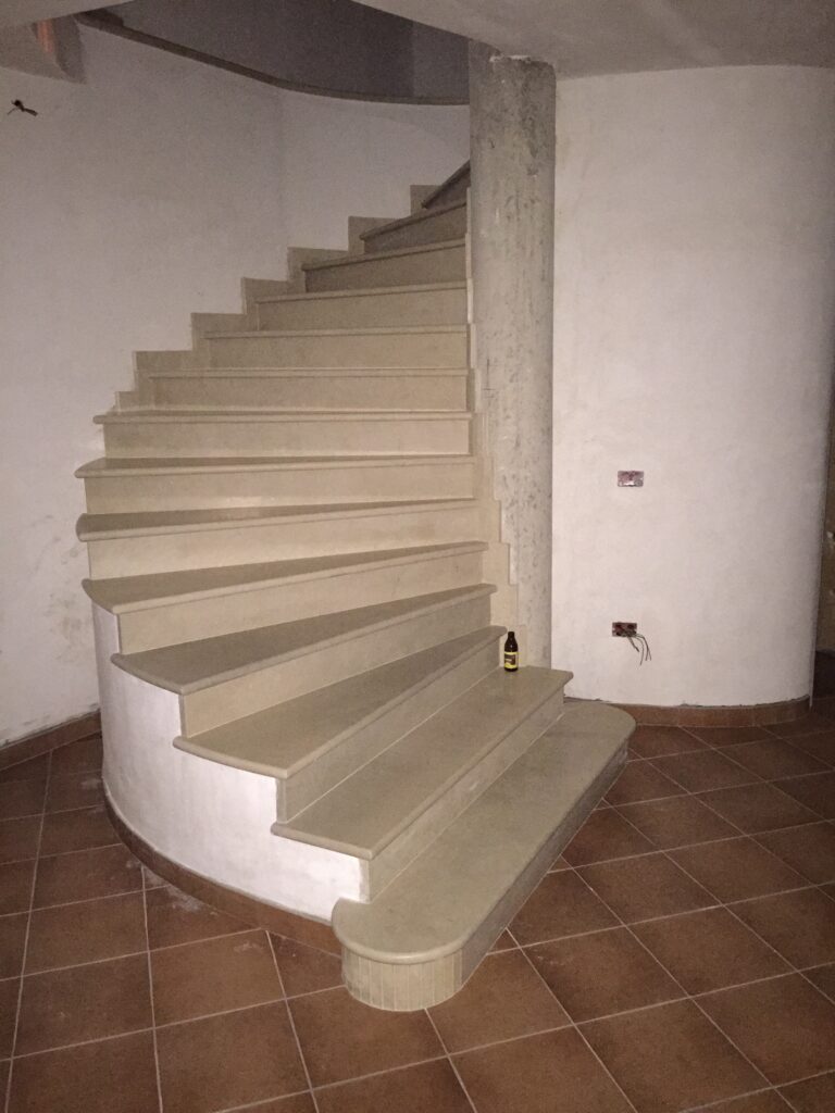 RIVESTIMENTO-SCALA-MARMO-PIETRA-ITALGRANITI-24