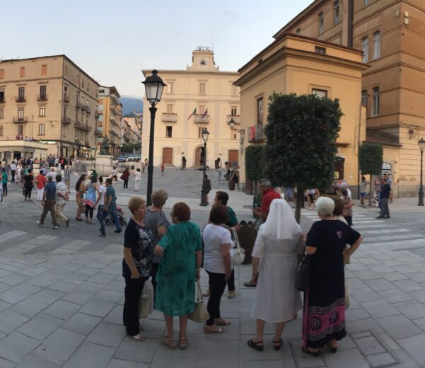 VALLO-DELLA-LUCANIA-PAVIMENTO-CALCAREA-GRIGIA-TIPO-CILENTO-PIETRA-LAVICA-38