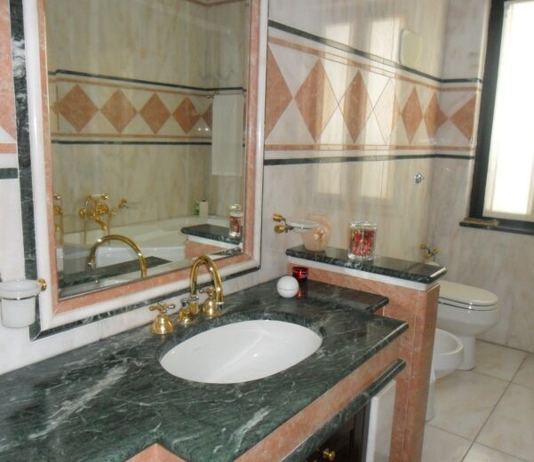 RIVESTIMENTI-BAGNO-CUCINA-MARMO-PIETRA-GRANITO-20